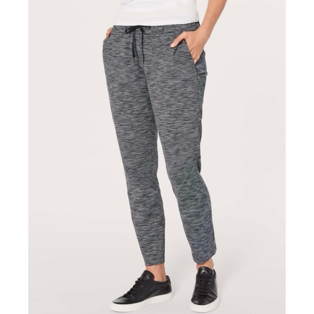 Lululemon On The Fly Pant *28" Wee Are From Space Black Slate Size 4
